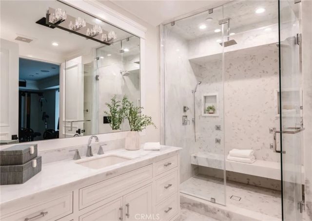 10555 Holman, Los Angeles, CA 90024