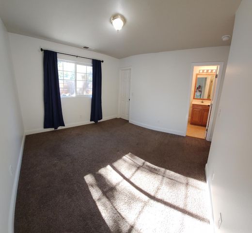 3758 Larkspur Ave, Merced, CA 95348