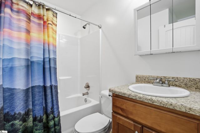 126 Robin Ridge Circle, Piedmont, SC 29673