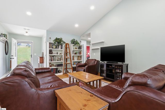 126 Robin Ridge Circle, Piedmont, SC 29673