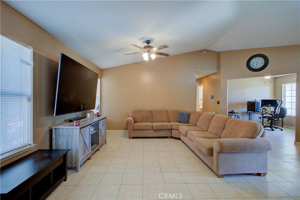 Image 5 of property listing at 2032 Gleneagle Street, Atwater, CA 95301