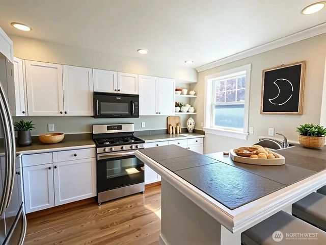 424 21st Avenue, Seattle, WA 98122