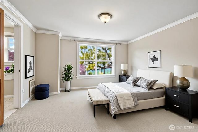 424 21st Avenue, Seattle, WA 98122