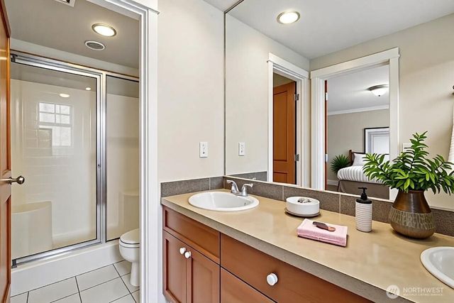 424 21st Avenue, Seattle, WA 98122