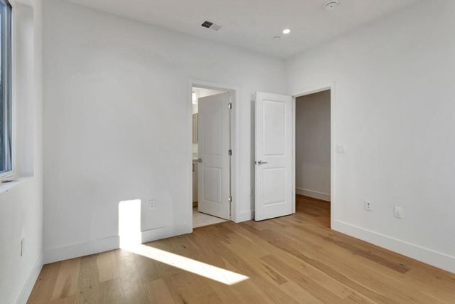 1101 Juana Court, Palo Alto, CA 94303