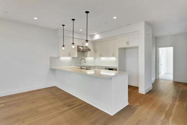 1101 Juana Court, Palo Alto, CA 94303