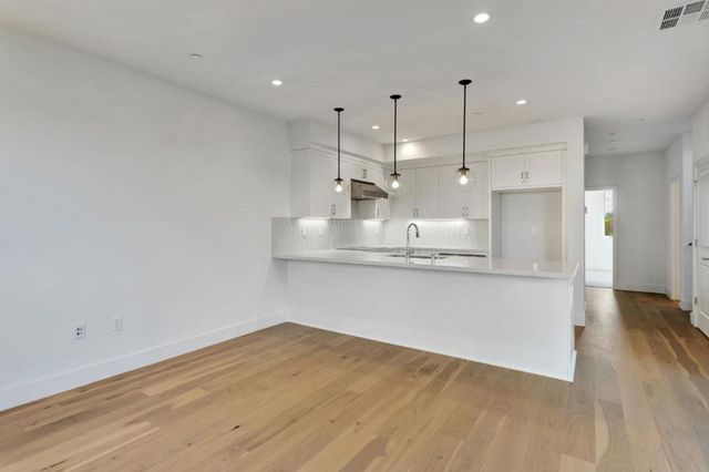 1101 Juana Court, Palo Alto, CA 94303