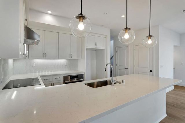 1101 Juana Court, Palo Alto, CA 94303