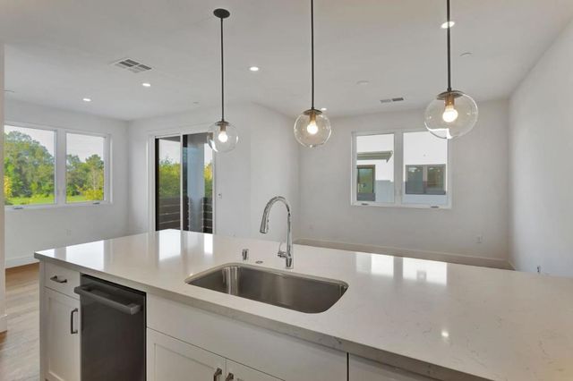 1101 Juana Court, Palo Alto, CA 94303