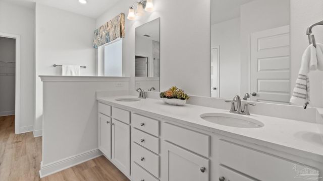 3080 Daybreak Ln, Milton, FL 32571