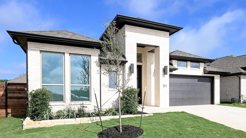 311 Melody RD, Lockhart, TX 78644