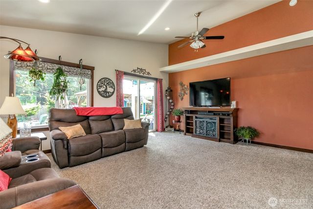 2910 201st Street Ct E, Spanaway, WA 98387