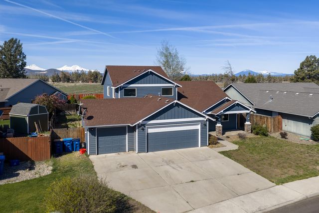 2113 NW 22nd Street, Redmond, OR 97756