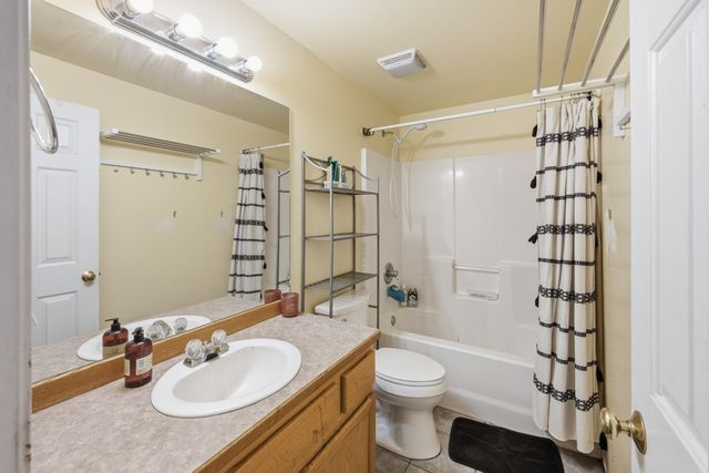 2113 NW 22nd Street, Redmond, OR 97756