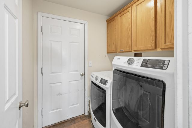 2113 NW 22nd Street, Redmond, OR 97756