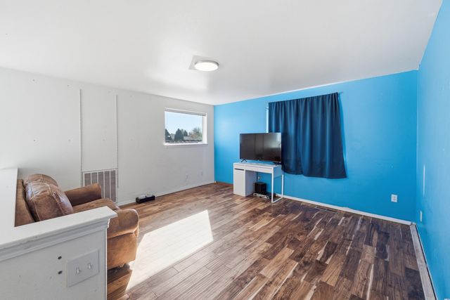 2113 NW 22nd Street, Redmond, OR 97756