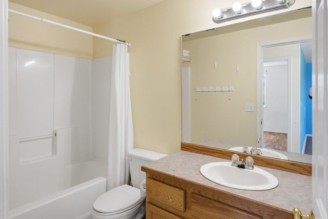 2113 NW 22nd Street, Redmond, OR 97756