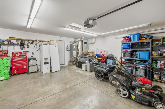 2113 NW 22nd Street, Redmond, OR 97756