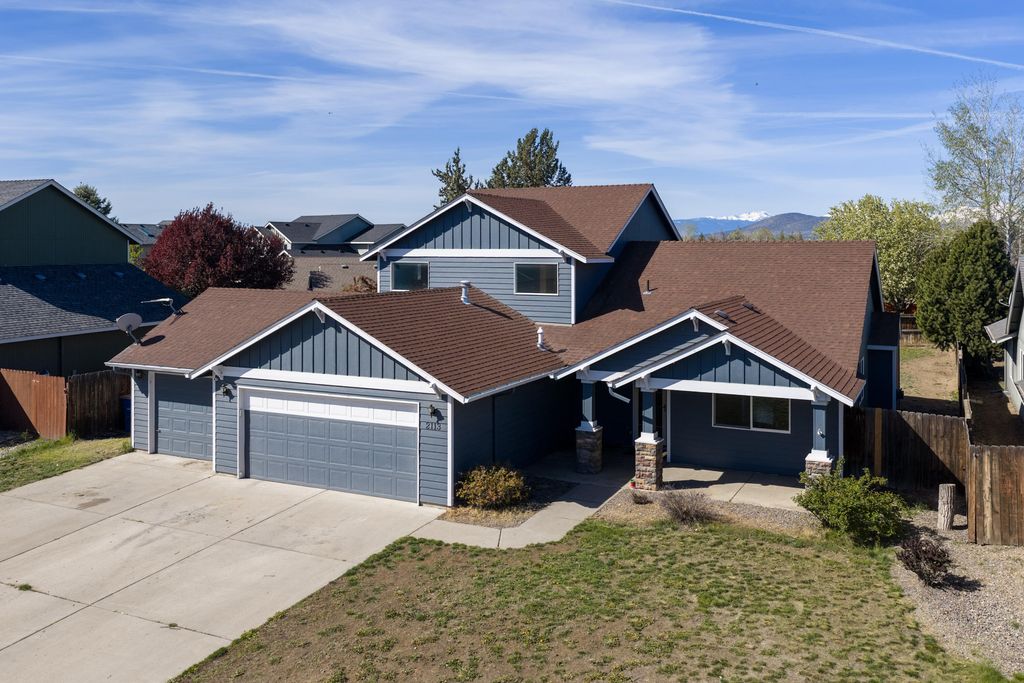 2113 NW 22nd Street, Redmond, OR 97756