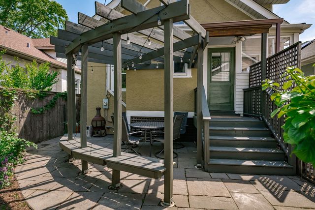 131 N Harvey Avenue, Oak Park, IL 60302