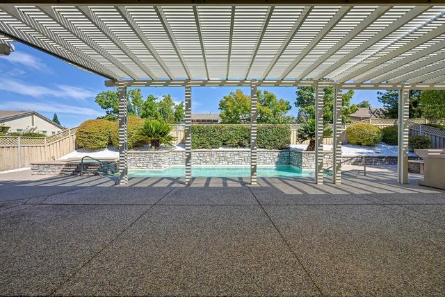 1890 Creekcrest Ln, Lincoln, CA 95648
