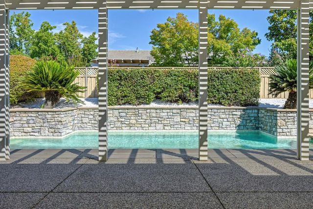 1890 Creekcrest Ln, Lincoln, CA 95648