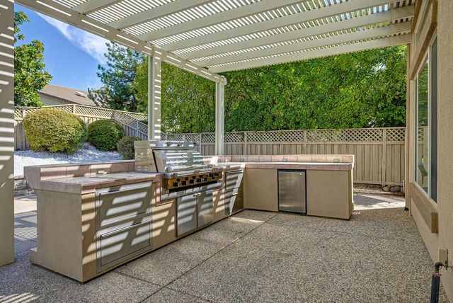1890 Creekcrest Ln, Lincoln, CA 95648