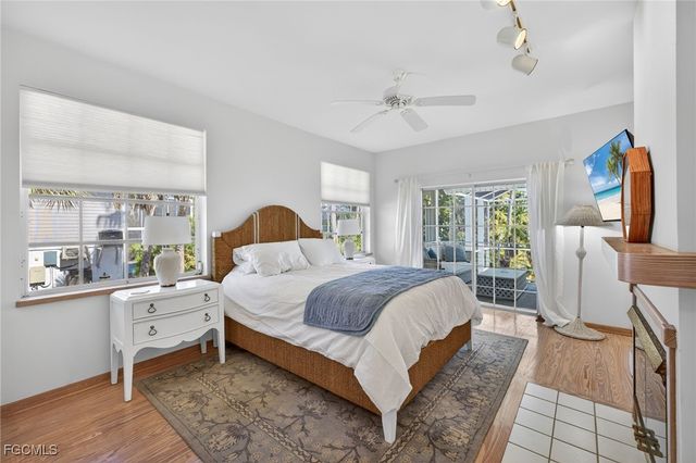 556 Sea Oats DR, Sanibel, FL 33957