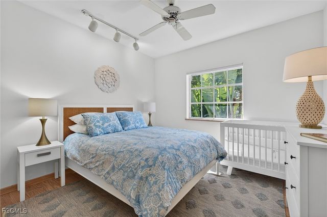 556 Sea Oats DR, Sanibel, FL 33957