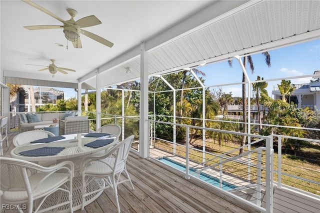 556 Sea Oats DR, Sanibel, FL 33957