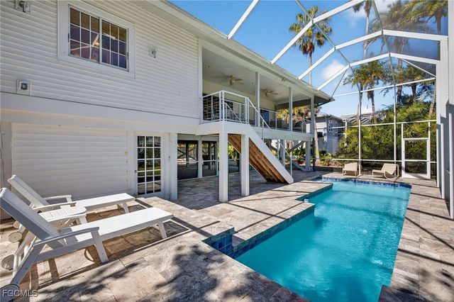 556 Sea Oats DR, Sanibel, FL 33957