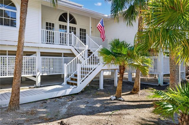 556 Sea Oats DR, Sanibel, FL 33957