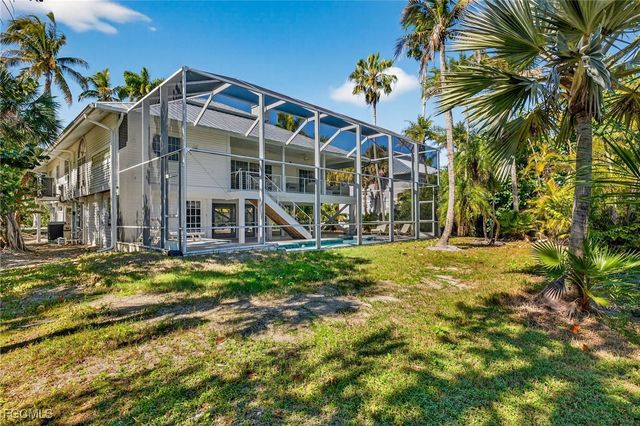 556 Sea Oats DR, Sanibel, FL 33957