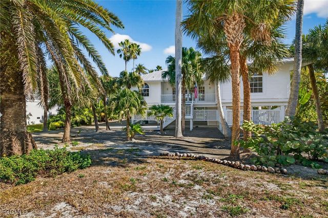 556 Sea Oats DR, Sanibel, FL 33957