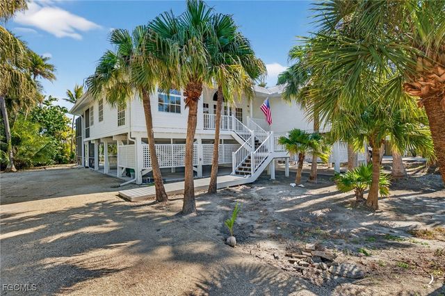 556 Sea Oats DR, Sanibel, FL 33957