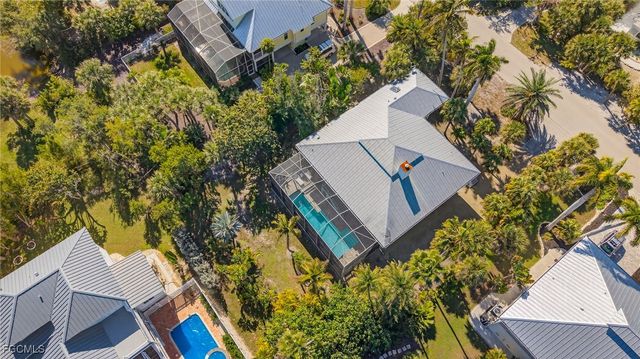 556 Sea Oats DR, Sanibel, FL 33957