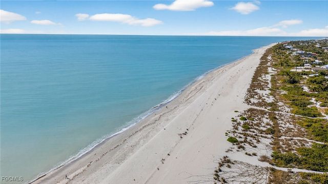 556 Sea Oats DR, Sanibel, FL 33957