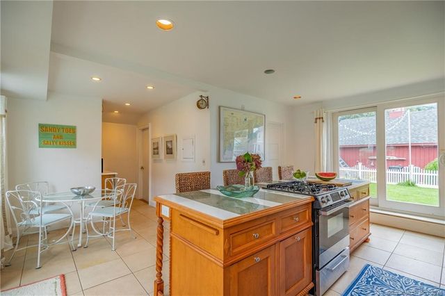 153 4th Avenue, Milford, CT 06460