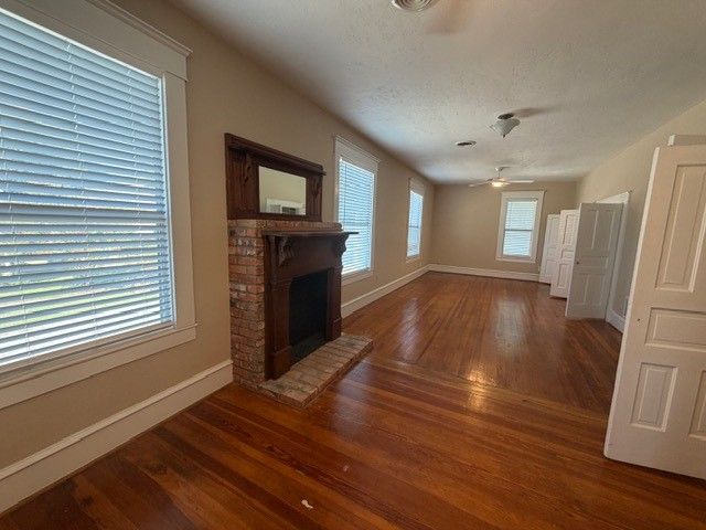 415 W Franklin Street, Waxahachie, TX 75165