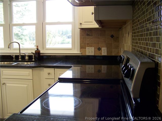 6829 TOWBRIDGE Road, Fayetteville, NC 28306