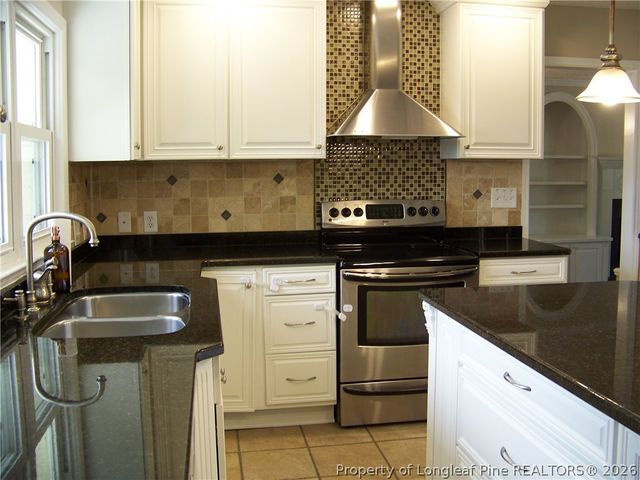 6829 TOWBRIDGE Road, Fayetteville, NC 28306