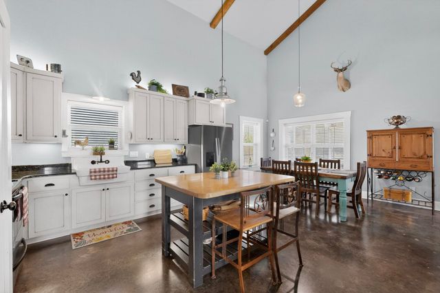 2800 County Road 2905, Dodd City, TX 75438