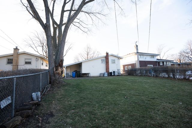 621 N Forest Avenue, Mount Prospect, IL 60056