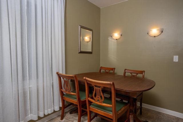 621 N Forest Avenue, Mount Prospect, IL 60056