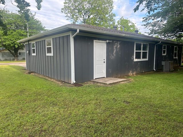 204 N Porch Street, Tioga, TX 76271