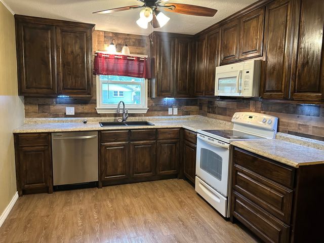 204 N Porch Street, Tioga, TX 76271