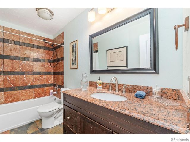 8200 S Locust Way, Centennial, CO 80112