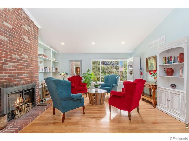 8200 S Locust Way, Centennial, CO 80112