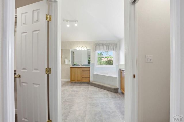 26 Altadena Dr, Pueblo, CO 81005