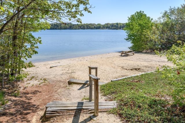 191 James Cir, Mashpee, MA 02649